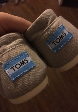 Women's Toms