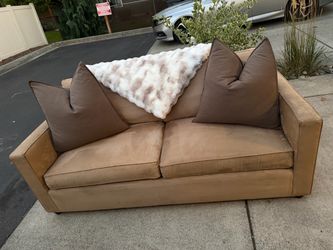 Crate & Barrel Sofa - Free Delivery within 30 minutes