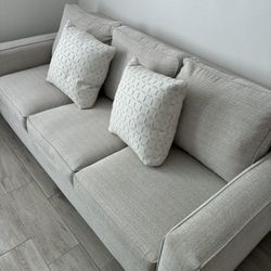 Beautiful Couch (like New)