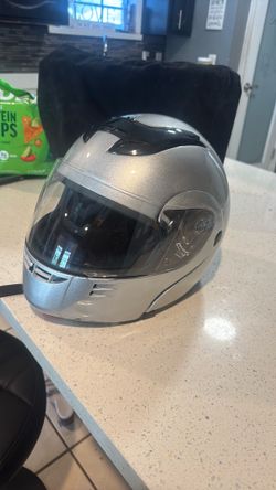 Motorcycle helmet
