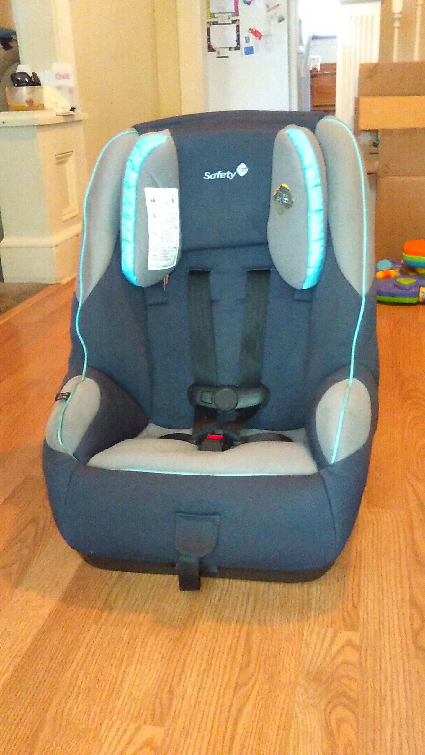 Car seat/booster seat by Safety 1st
