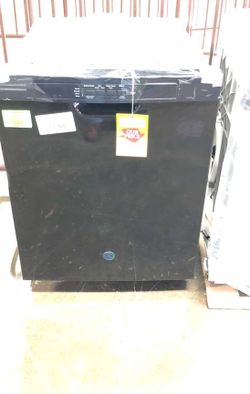 Brand New GE Dishwasher (Model:GDF510PGMBB) QQ