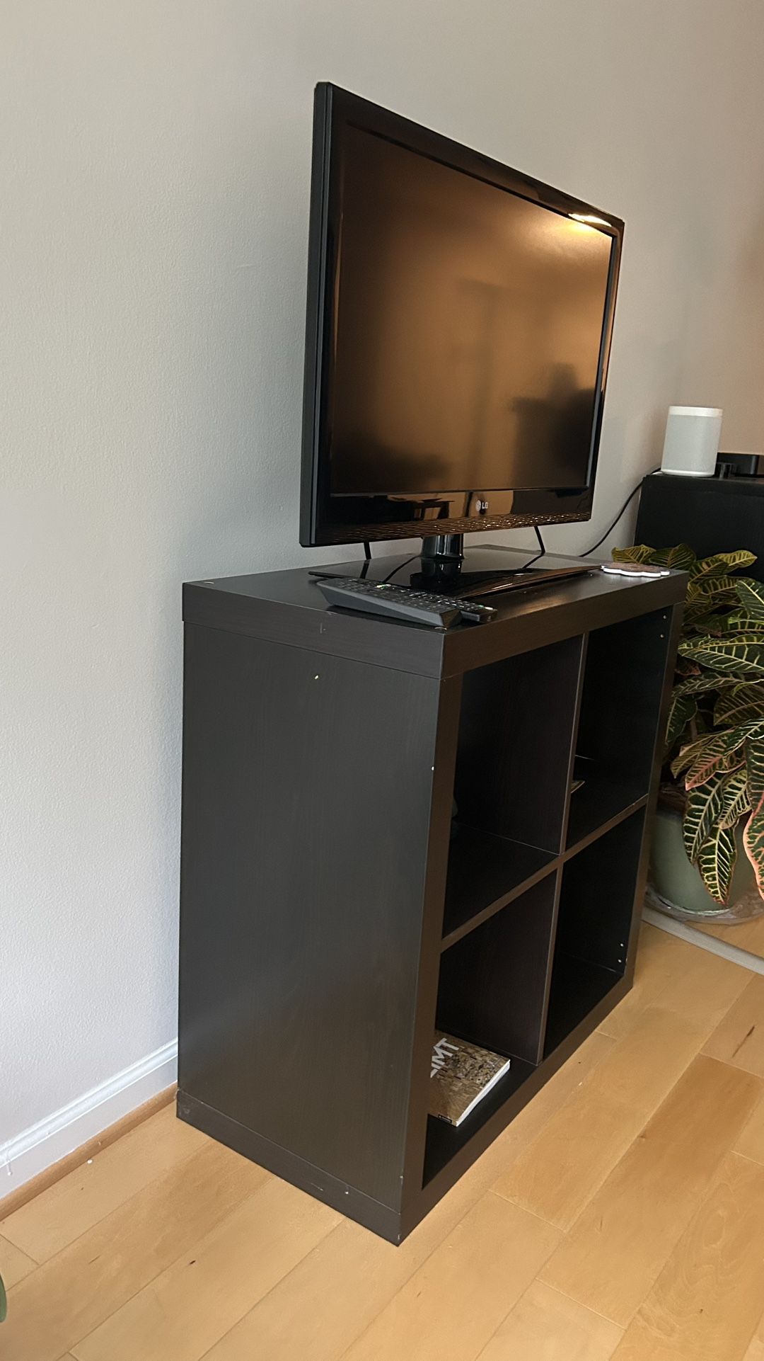 Tv Stand with Storage Compartments