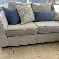 Couch With Reversible Chaise Lounge