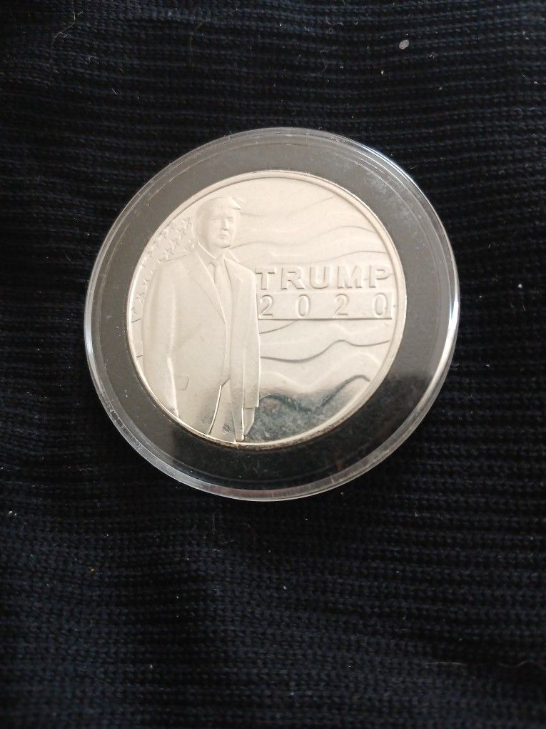 DONALD J TRUMP 1 OZ 999 SILVER ROUND