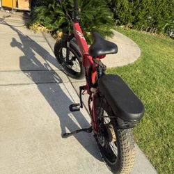 Eahora X7, designed with you, the rider, in mind. 2 Batteries
