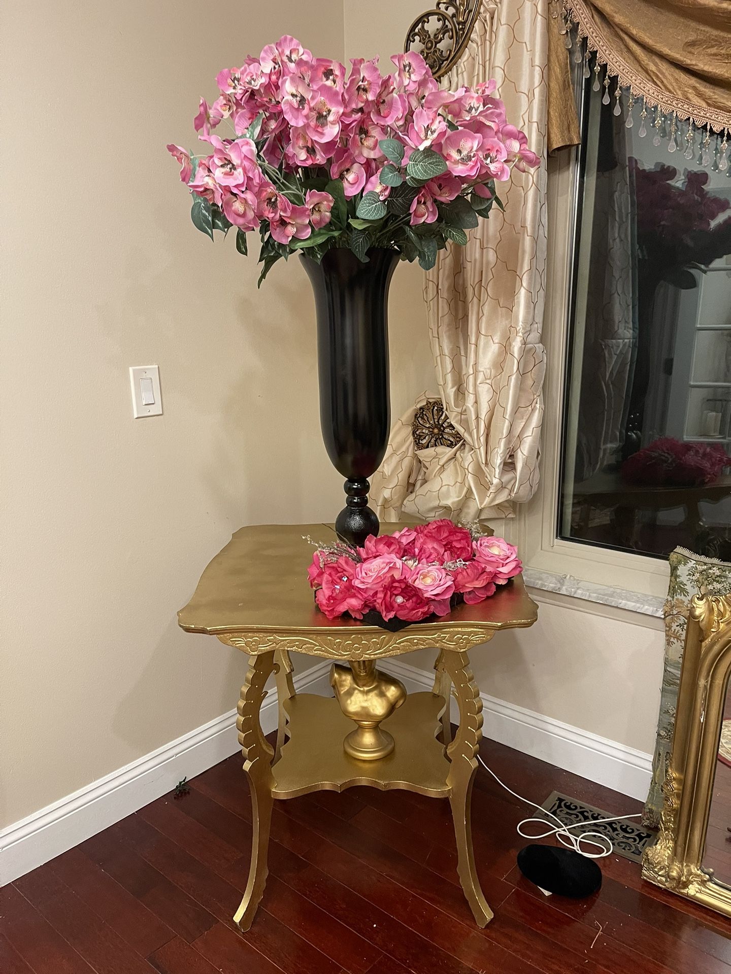 Beautiful gorgeous decoration table with vase and flowers include