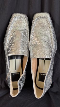 Dolce Vita Beny Flats in a distressed metallic silver leather finish with a modern square toe size 8