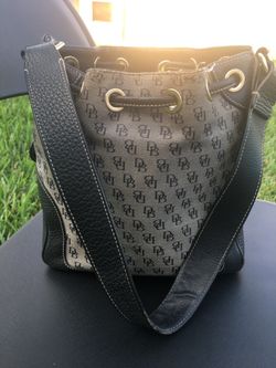 Dooney & Bourke Purse