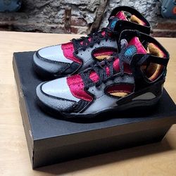Nike Air Flight Huarache
Hoop Pack Bordeaux
Size 13
