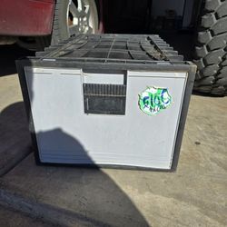 Storage containers