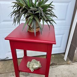 Plant stand/Accent table