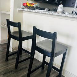  🪑 2 Wooden Bar Stools – Gently Used