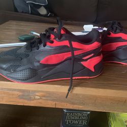 Puma Rex Worn 1 Time 7 1/2