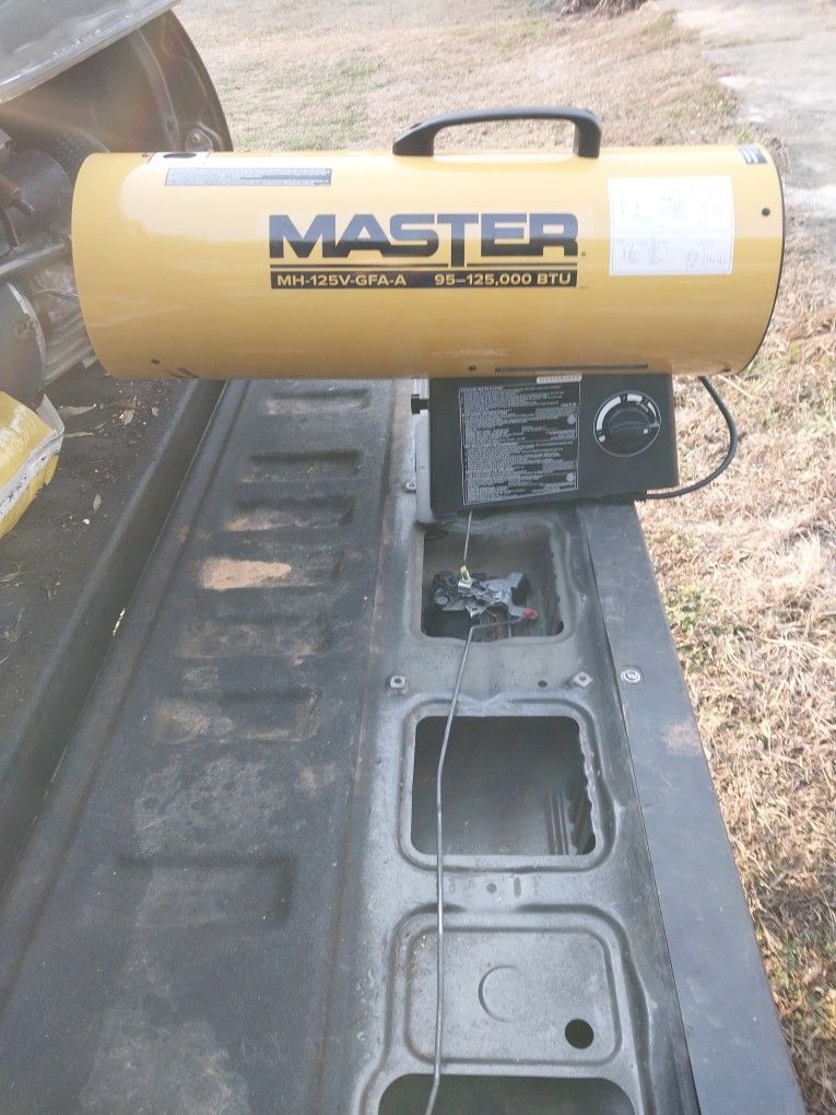 New Master Propane Forced Air Torpedo Heater 125,000 BTU Located In Southmont North Carolina