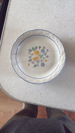 Decorated Plates (Slightly used) PICK UP TODAY