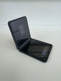 Galaxy Z Flip7 5G 6.9" (Unlocked) 256GB Good Jet Black