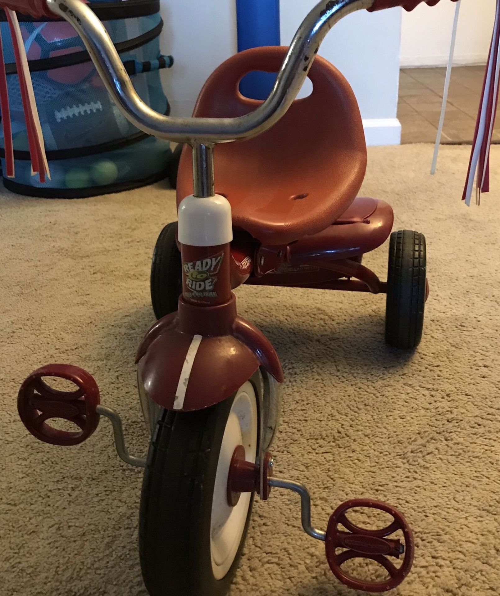 Radio Flyer Ready-To-Ride Folding Tricycle, Red