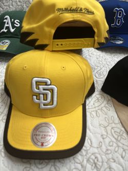 Mitchell & Ness Men’s Yellow San Diego Padres SnapBack Hat 