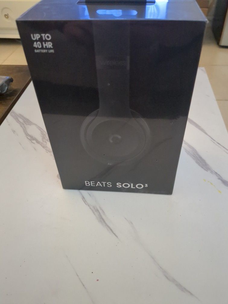 Beats Solo 3 Wireless On Ear Headphones - New