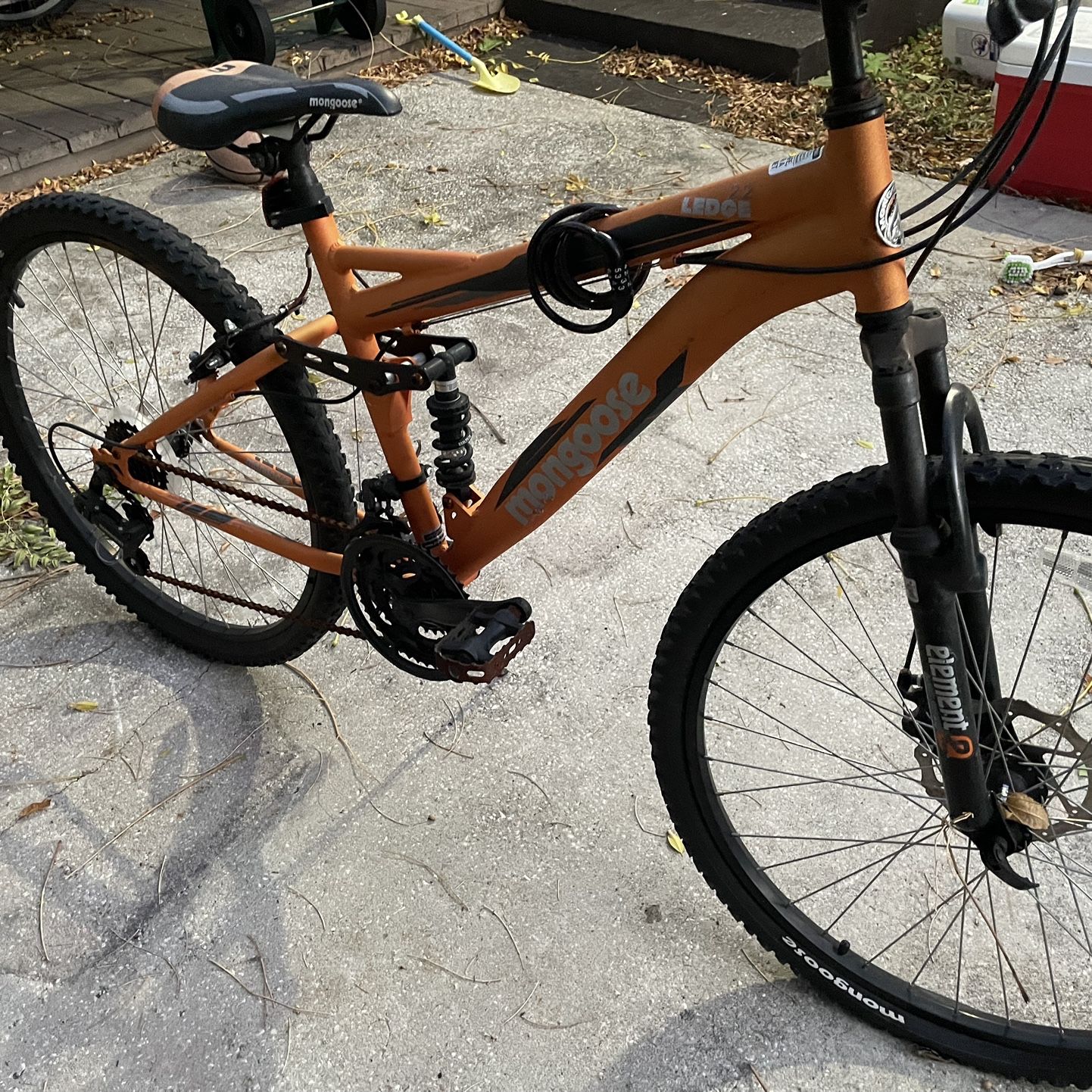 26 Mongoose Ledge 2.2 Men s Mountain Bike for Sale in Tampa FL OfferUp