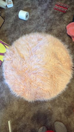 Circle toddler pink fluffy rug