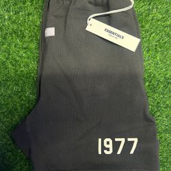 Essentials "1977" Shorts