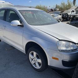 2009 VW Volkswagen Jetta for parts