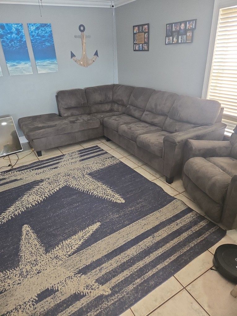 Couch For Sale 200 Obo Trade