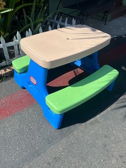 Little Tikes Kids Picnic Table