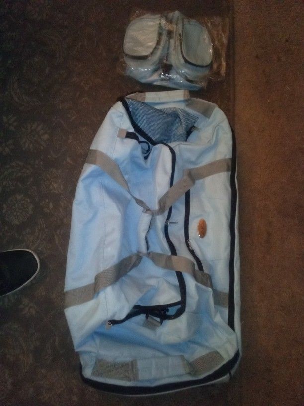 NEW Bella Russo Rolling Duffel Bag +