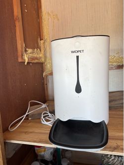Wopet pet feeder