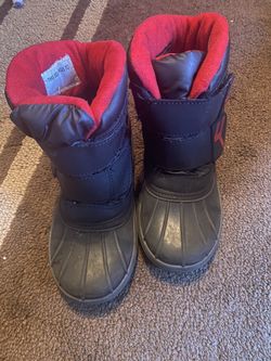 Winter boots Size 13 Kids ⛄️😊