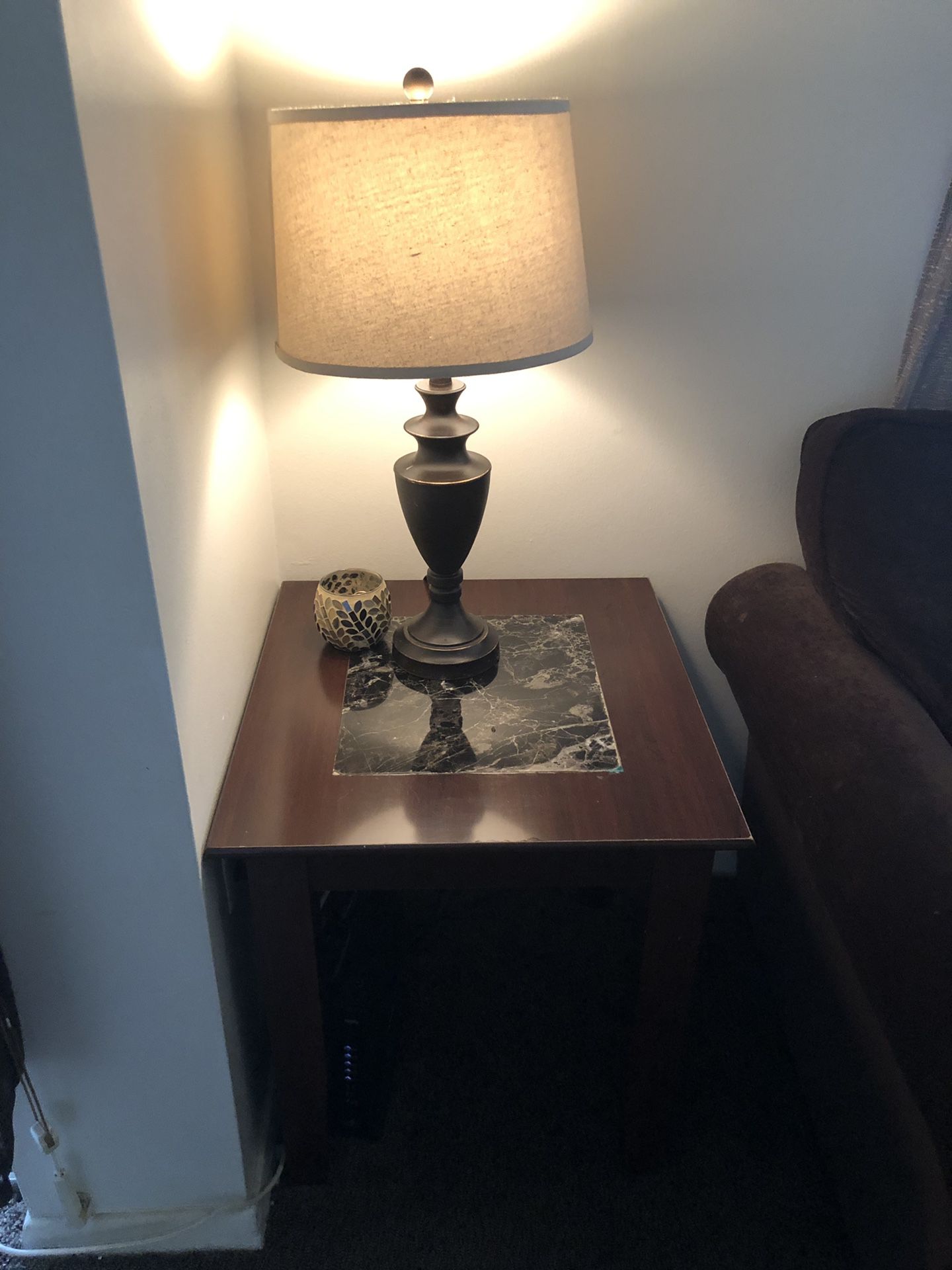 Coffee table 2 end tables and 2 lamps