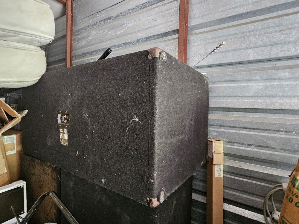 Yamaha Sw2 18v  2400 Watts Speakers Club Series V