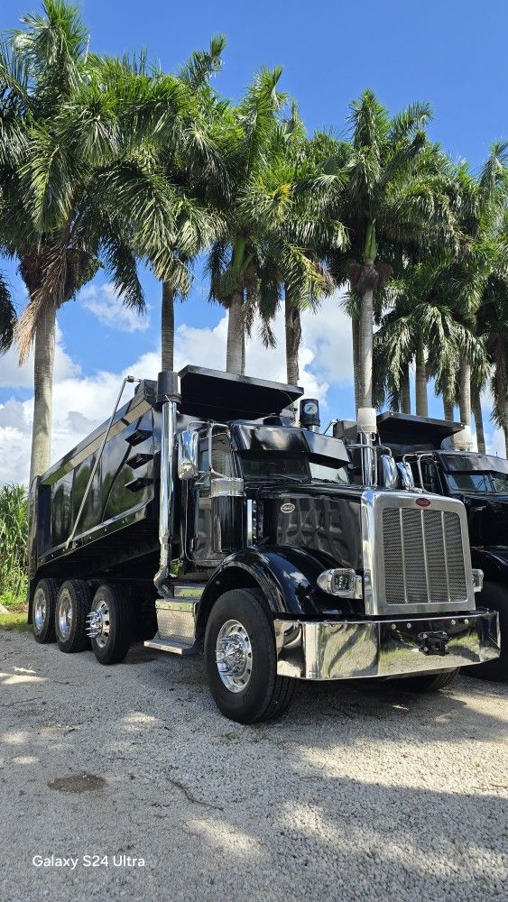 2013 PETERBILT 365 DUMP TRUCK TRI-AXLE W/STEEREABLE THIRD AXLE 
