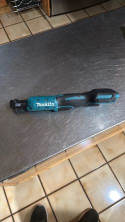 Makita ratchet like new tool only $120