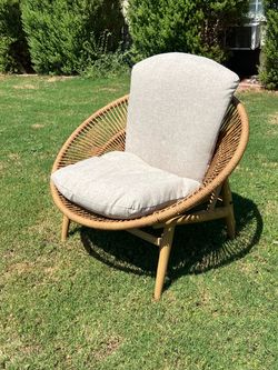 Round Rattan Lounge Chair with Cushion