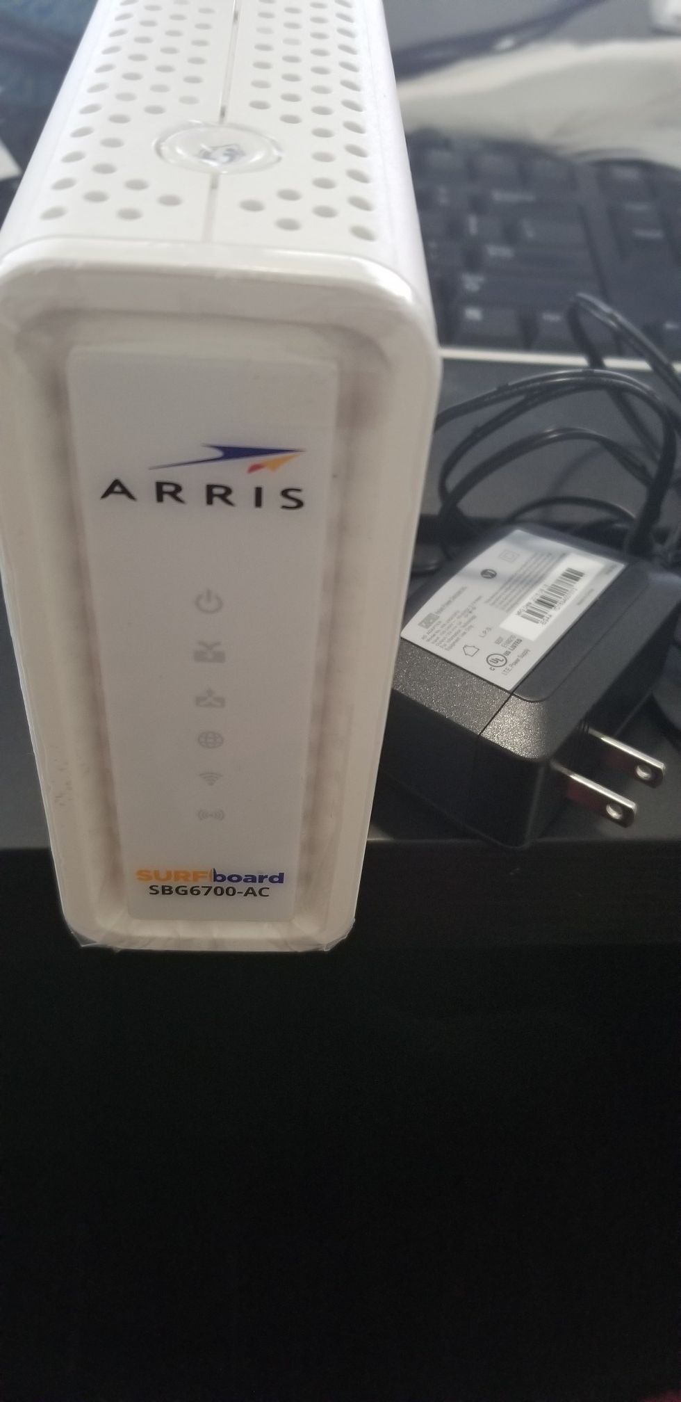 Arris SURFboard SBG6700-AC cable modem / router