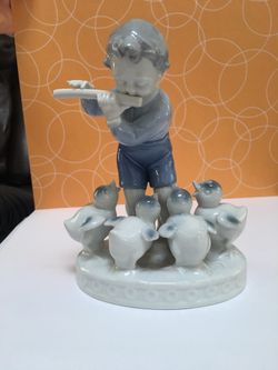 Gerold Porzellan Porcelain Figurine Boy Playing Flute With Birds / Bavaria