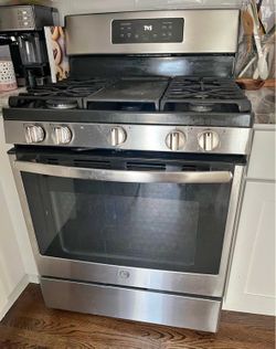 5 Burner Gas Oven and Microwave Combo