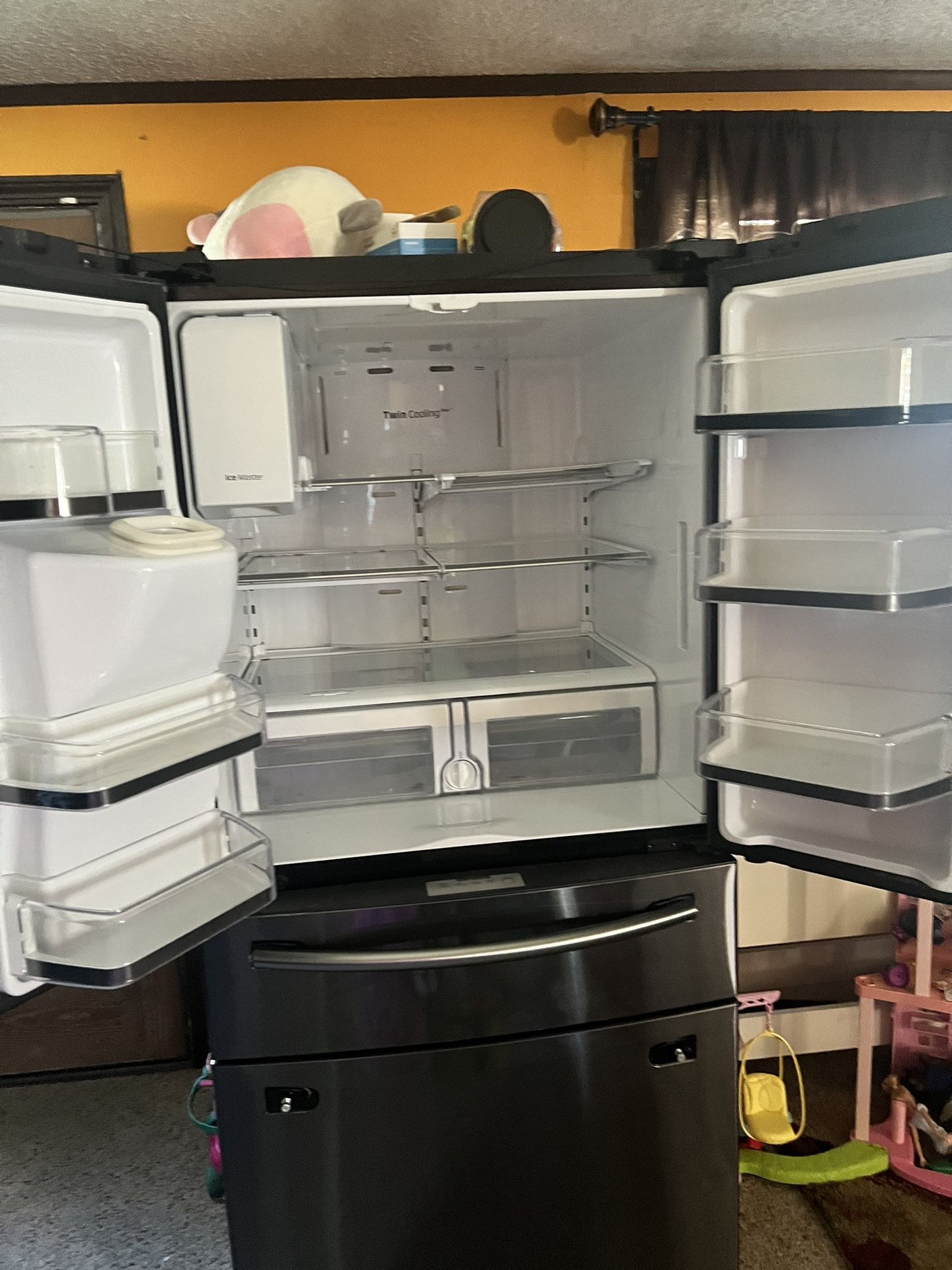 Free Refrigerador Enfriando No Congela Para Partes O Arreglar