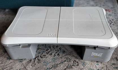 Wii Balance Board (With Everlast Stand)