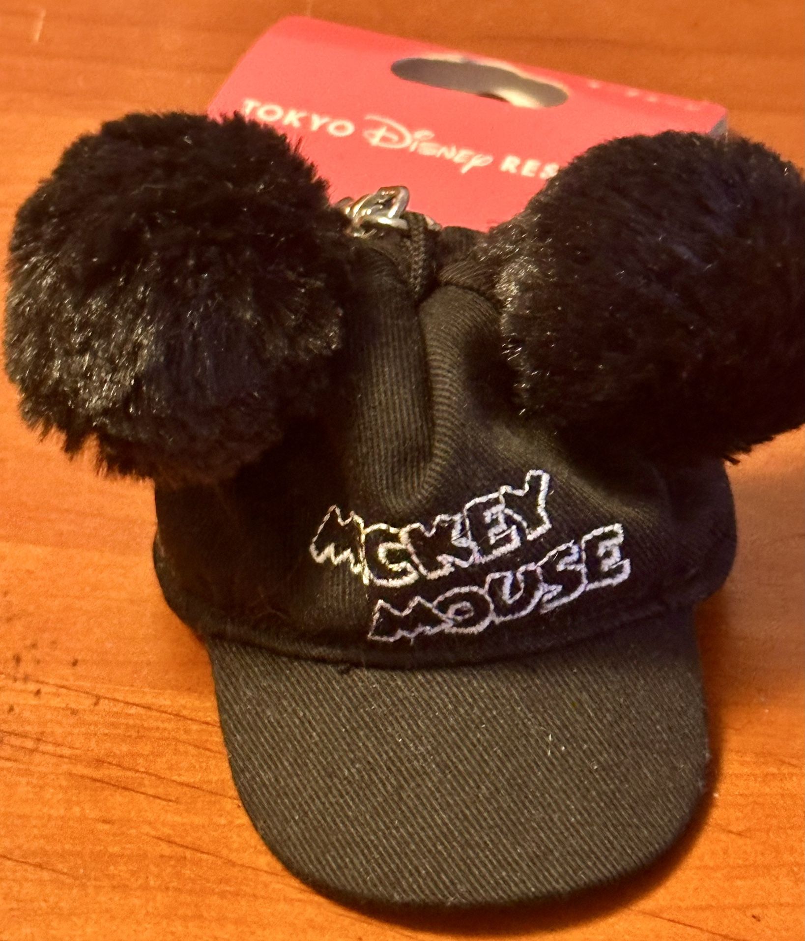 NWT Disney Mickey Mouse Cap Keychain
