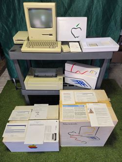 Original apple macintosh 128k M0001 CPU