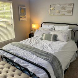 FREE QUEEN MATTRESS AND BOXSPRING - PICK UP ONLY!!