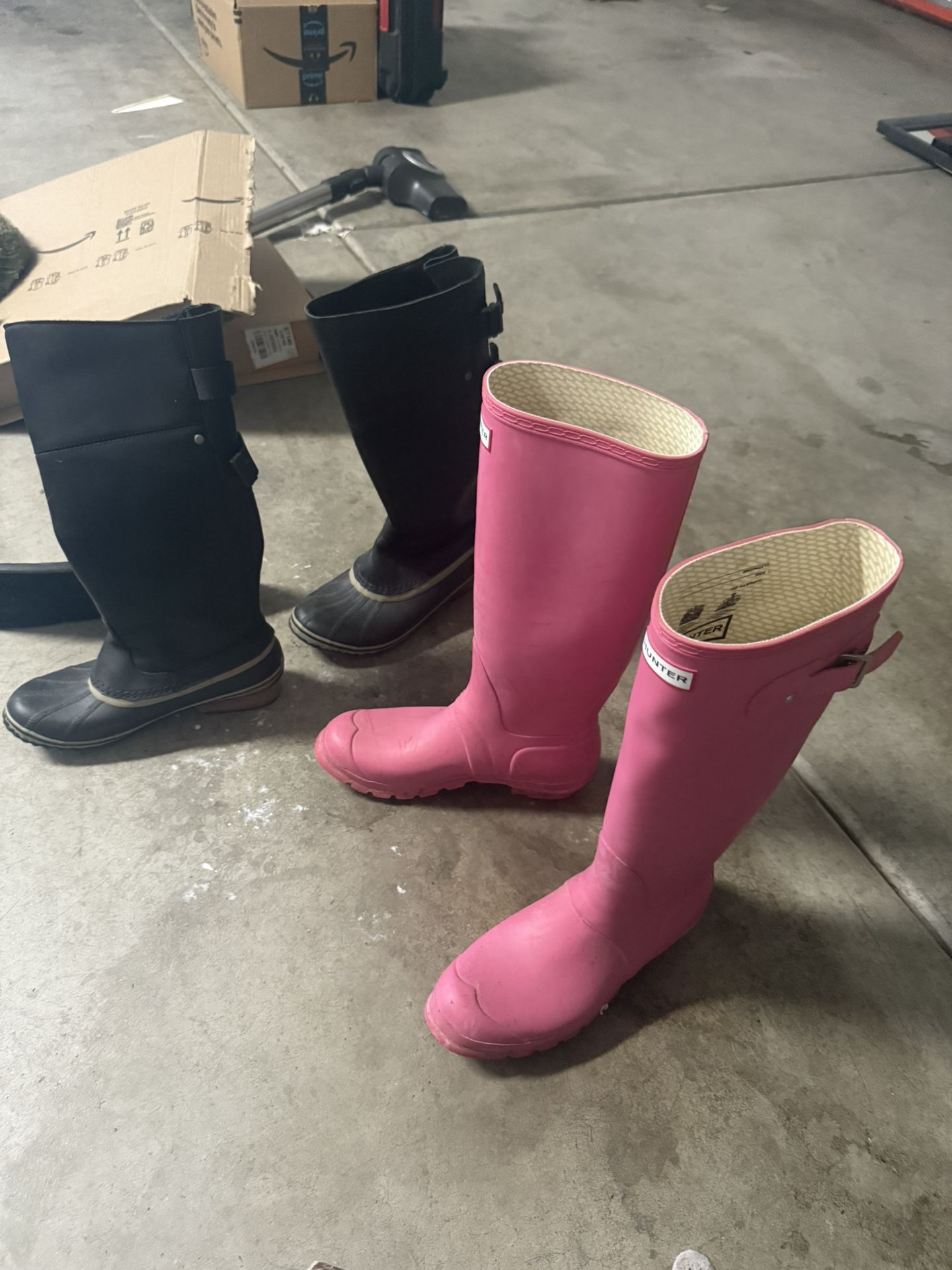 Women Rain Boots Sorel And Hunter Size 9 