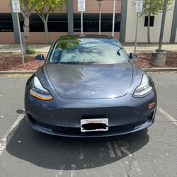 Tesla model 3 2020