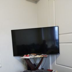55 Inch. JVC Smart Tv/ With Remote 