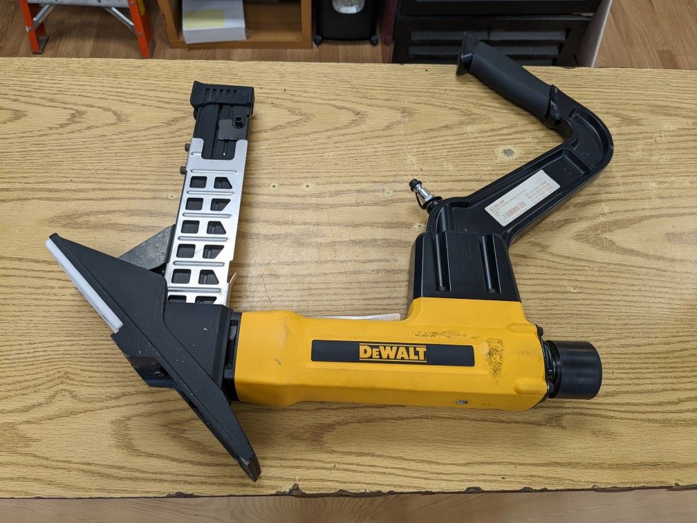 DEWALT FLOOR NAIL GUN